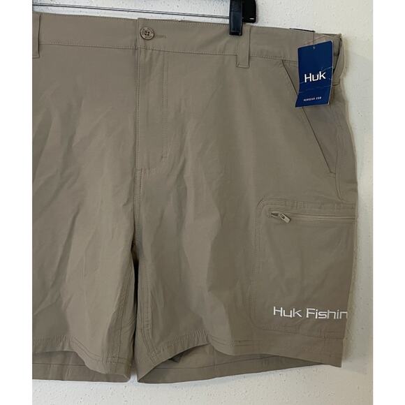 HUK Men's Pursuit 8” Fishing Above the Knee Shorts Khaki Color Size XXXL - Picture 2 of 13